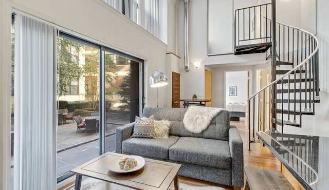 2BR/2BA Apartment w Fast Wi-Fi, Gym, Central Location, Target next door