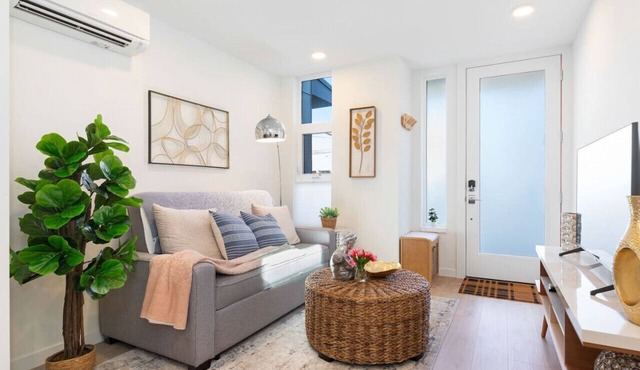 2BR 2BA Capitol Hill Cozy Haven- Rooftop