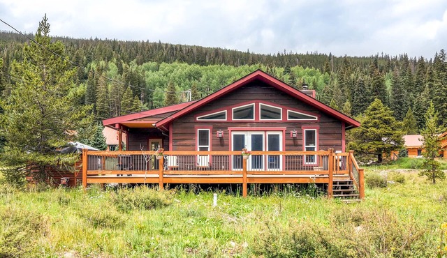 2BR 2BA Charming Blue River Cabin - 5 Mins from Breckenridge