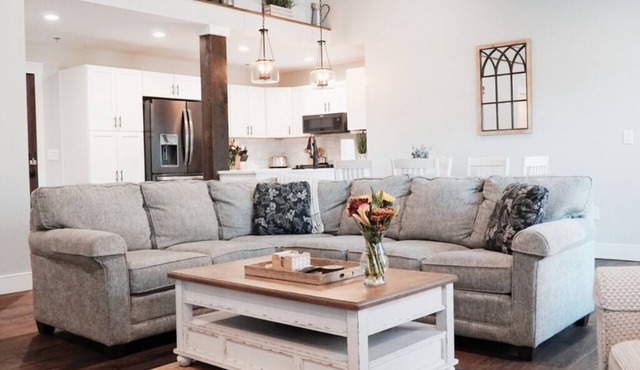 2BR 2BA Condo Minutes to DT Mystic!