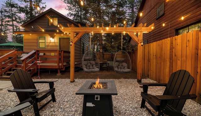 2BR/2BA Cozy Cabin in Big Bear w/Private Fence, Arcade, Spa, Near Forest & Lake