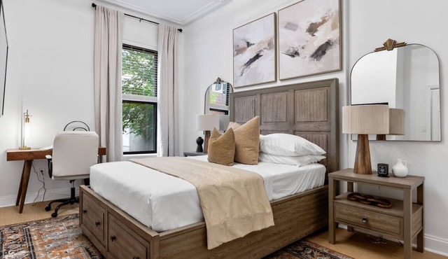 2BR/2BA in Historic Brownstone near Subway
