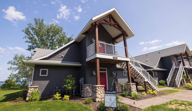 2BR/2BA Lakeside w/Fireplace - Beach is Right Outside Your Door