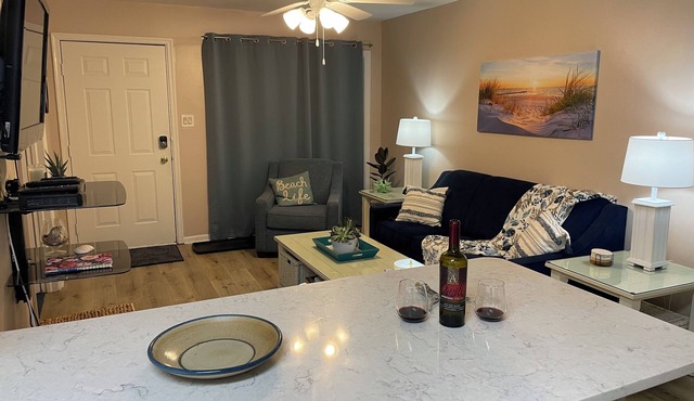 2BR 2BA Quiet North OCMD Condo+Hot Tub+Beach+Pool