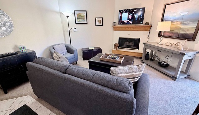 2BR | 2Bath Retreat Near Denver | Gym | Work