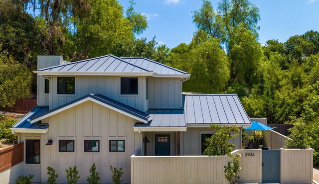 2Br/2Br New & Stylish Cottage - Downtown Los Olivos