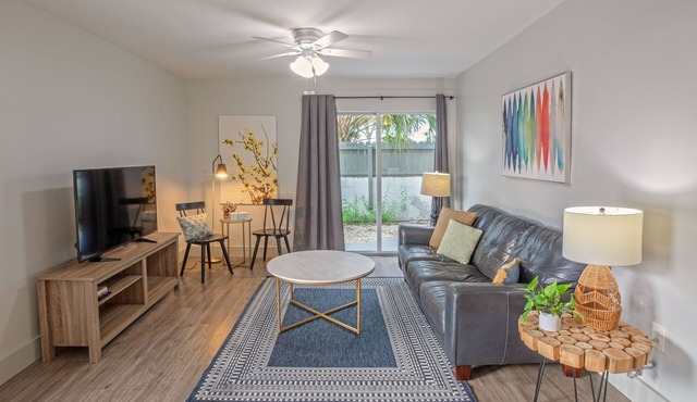 2BR 4 Beds by Miami SoFi Vacation Rentals Tucked in a quiet Palmetto Bay neighborhood, this property offers stylish 2BR/1BA stays with thoughtful design, outdoor spaces, and easy access to parks, dining, and Miami hotspots.