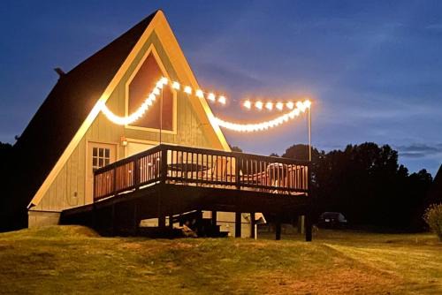 2BR A-Frame Cabin w Hot Tub Near Wine Trail