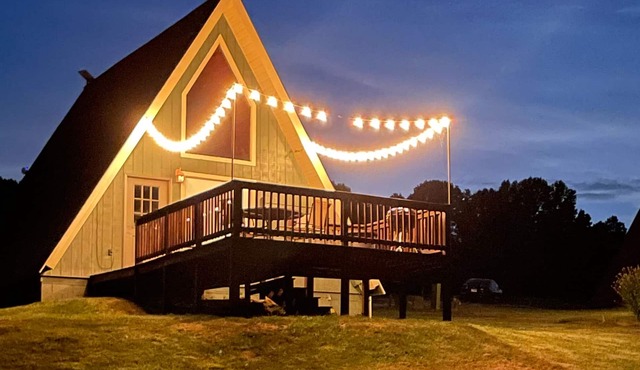 2BR A-Frame Cabin w/Hot Tub Near Wine Trail