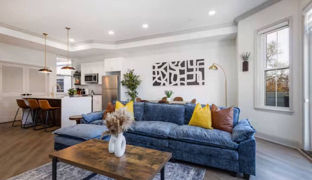 2BR| Across from Fairmount Park| 10 mins to DT