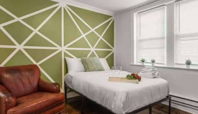 2BR Apartment Close to Downtown