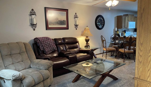 2br apartment in Douglas! Less than a mile to Shopping and Restaurant District.