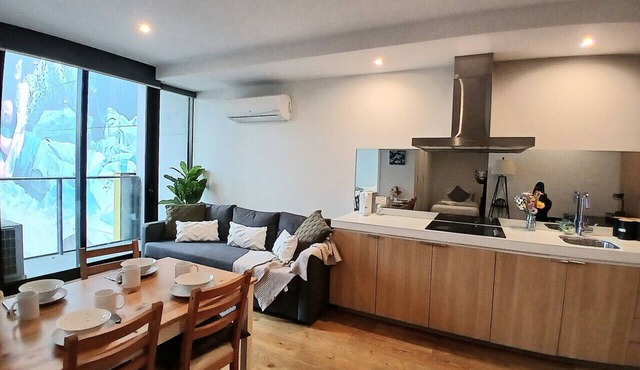 2BR Apartment in Prime Location