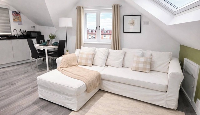 2BR apartment near Stratford East London