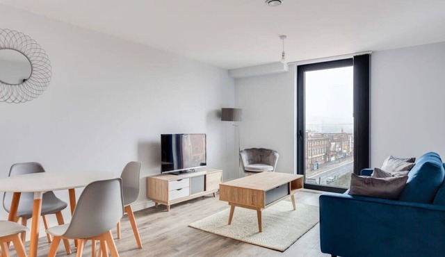 2BR Apartment w/Roof Terrace access in Birmingham