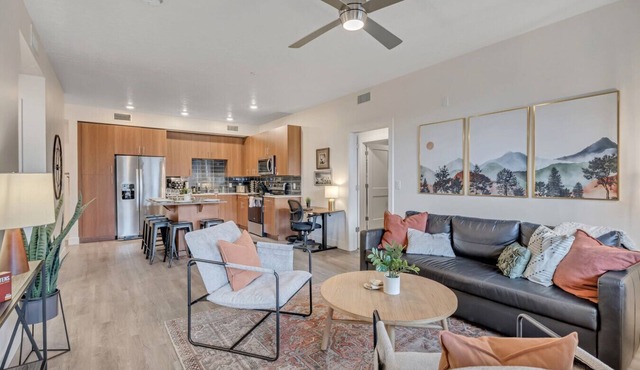 2BR Apartment with Pool, Hot Tub and Fitness Center Near Davis Conference Center