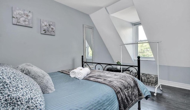 2BR Apt with Netflix and access to Rooftop Terrace