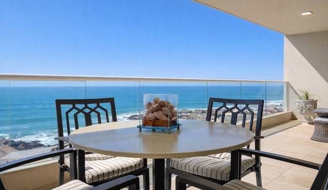 2BR Beach Retreat w/Amazing Views/Pools & Hottubs!