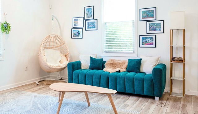 2BR Boho Chic Duplex, Savannah ・Near Tybee Island!