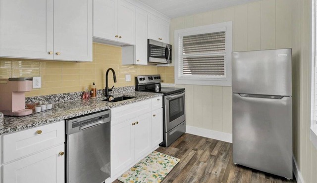 2BR Bungalow Walk Downtown SH Free WIFI