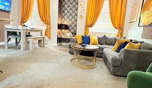 2BR Central Edinburgh Apartment - Pass the Keys