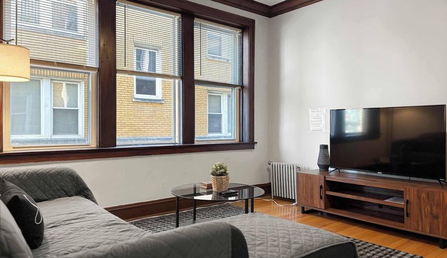 2BR Chic & Comfortable Furnished Unit