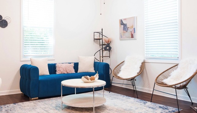 2BR Chic Duplex - Firepit - Perfect for Travel