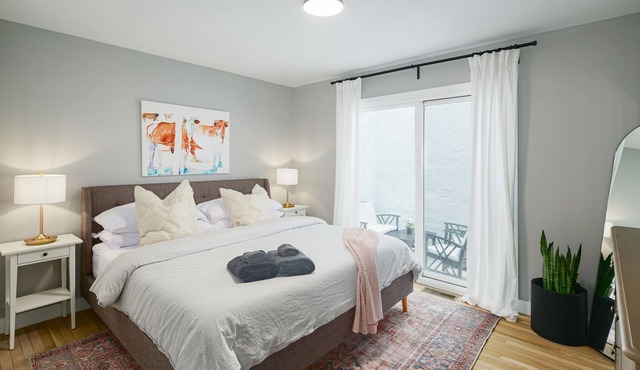 2BR City Retreat/King Suite/Patio, Walkable Philly