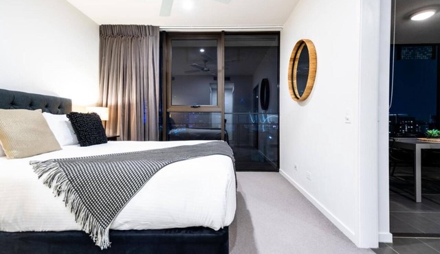 2BR City View Service Apt w Balcony @ Premier Lifestyle South Bank Brisbane