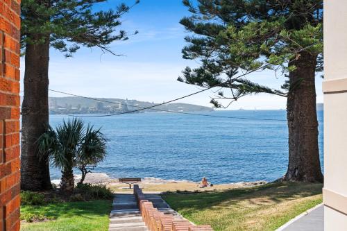 2BR Coastal Fairlight Manly Beachfront