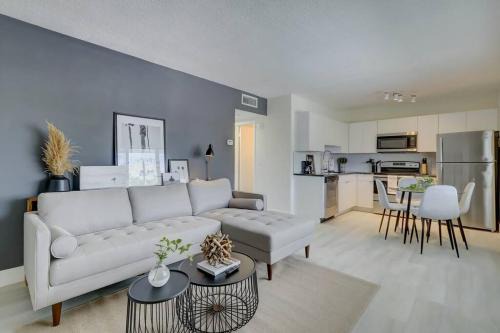 2BR Coastal Getaway!