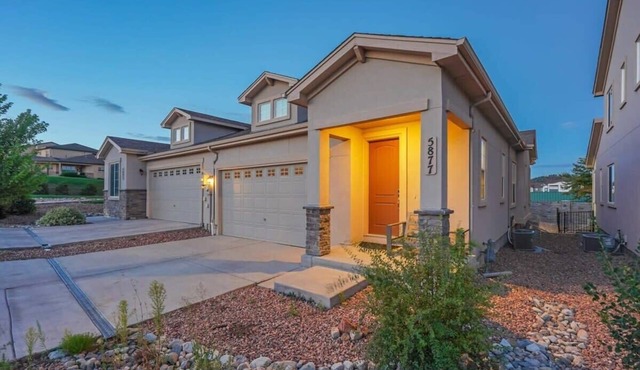 2BR Colorado Springs | Pikes Peak View | near USAF