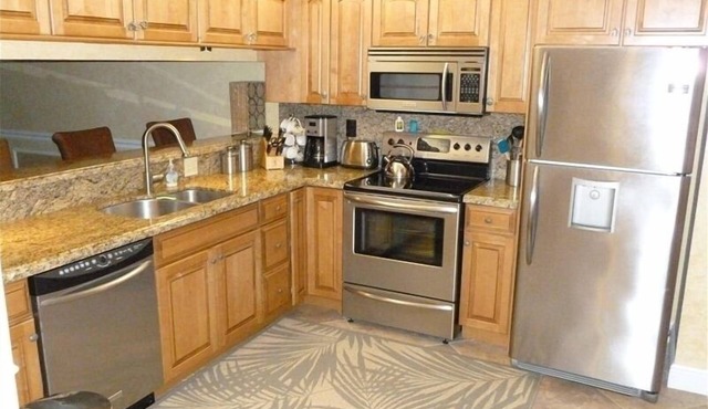 2BR Comfortable Condo with Easy Beach Access