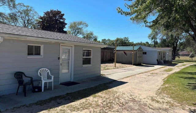 2BR Cottage | Steps from the Beach