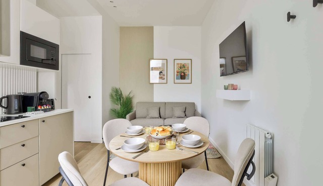 2BR Courtyard Retreat on Paris’ Edge - Boulogne