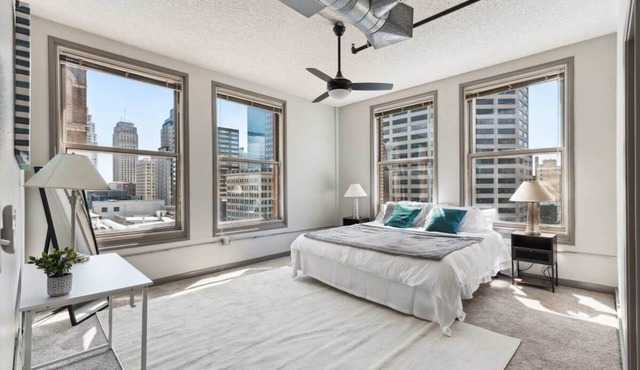 2BR Cozy Downtown Loft with Indoor Pool & Gym