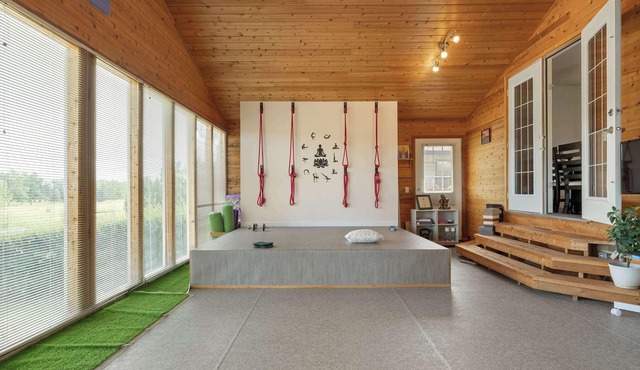 2BR Cozy Suite Fireplace Yoga Studio FREE Banff Pass Parking Netflix!