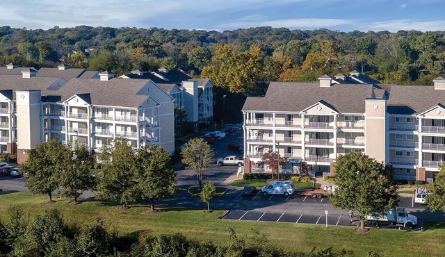 2br Deluxe on the River in Heart of Music City!