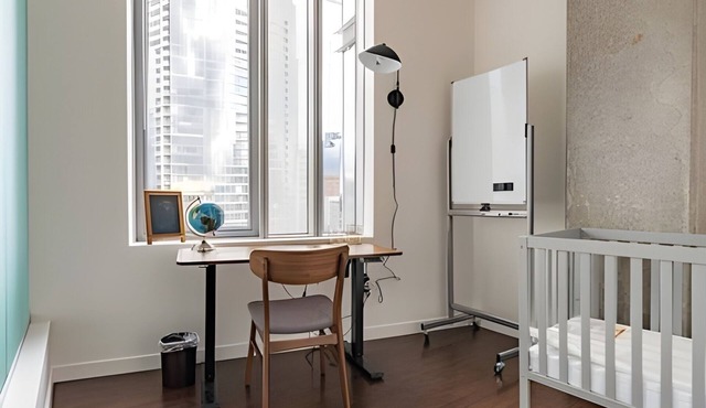 2BR+Den Penthouse | Gym, Pool |Bellevue| Sophari A