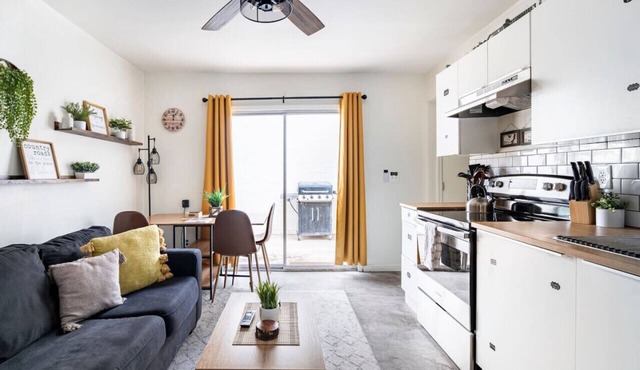 2BR Desert Oasis | Cozy Patio & BBQ