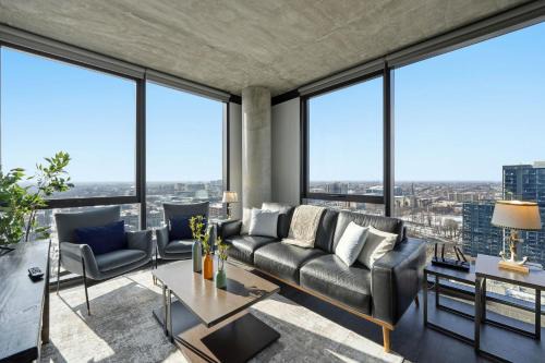 2BR Designer Loft Modern Luxe in City Center