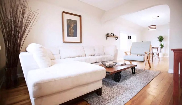 2BR Downtown Forest Park 30+ Night Stays Welcome