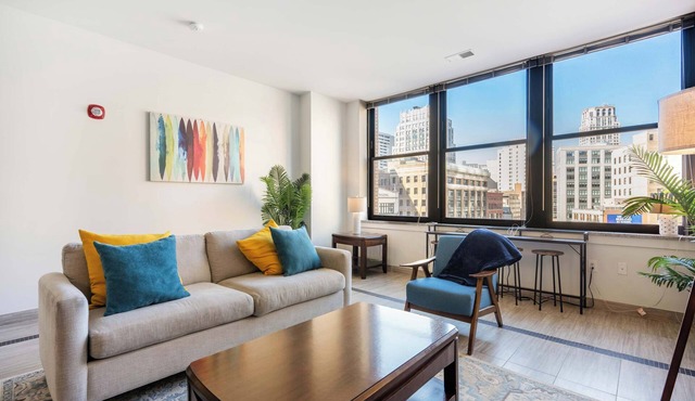 2BR Downtown Luxury Getaway