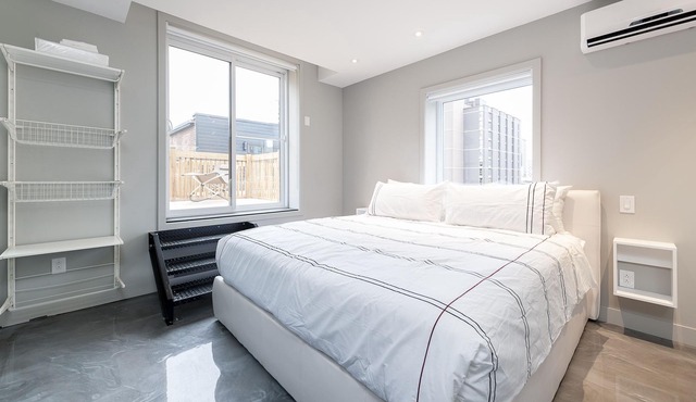 2BR Duplex near Plateau Mont Royal