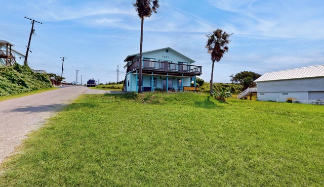 2BR Duplex w/Bikes & Beach Access