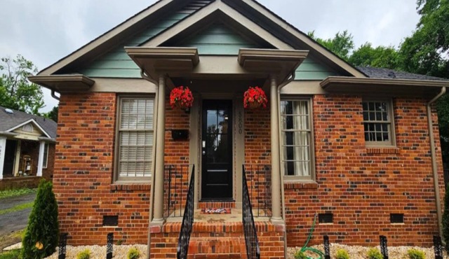 2BR Duplex with Massive 86in TV