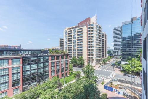 2BR Executive Apartment in Prime Location