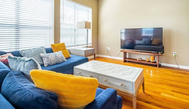 2BR Executive Suite With Pool & Gym