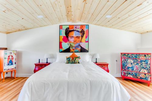 2BR Flat above Historic Cider Mill