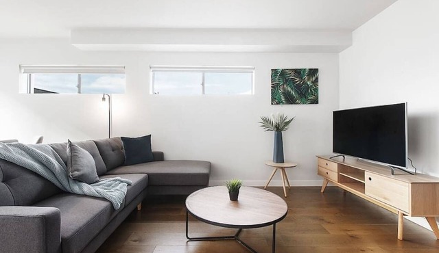 2BR FREE Parking | 2min Walk to Puckle St!